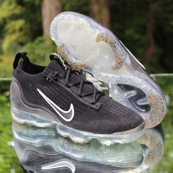 Nike Air VaporMax Flyknit 2021 Women’s Size 10 - Picture 5 of 12